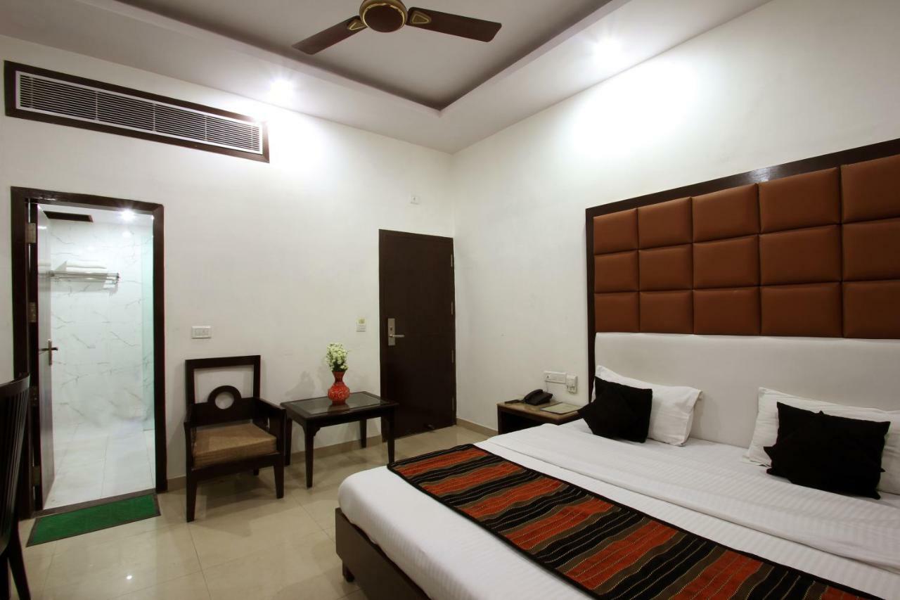Hotel Mohan International New Delhi Eksteriør bilde